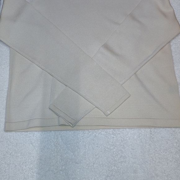 Ellen Tracy Classic Cream Crew Neck Sweater - Picture 1 of 5